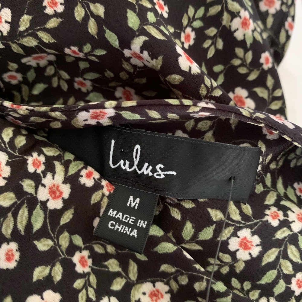 Lulu's Floral Tie Back Long Sleeve Crop Top Size Medium - Picture 2 of 8